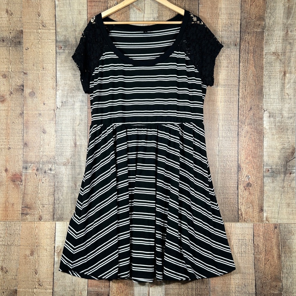 Torrid Black White Striped Lace Sleeve Fit Flare Dress Plus Size 2 2X Skater